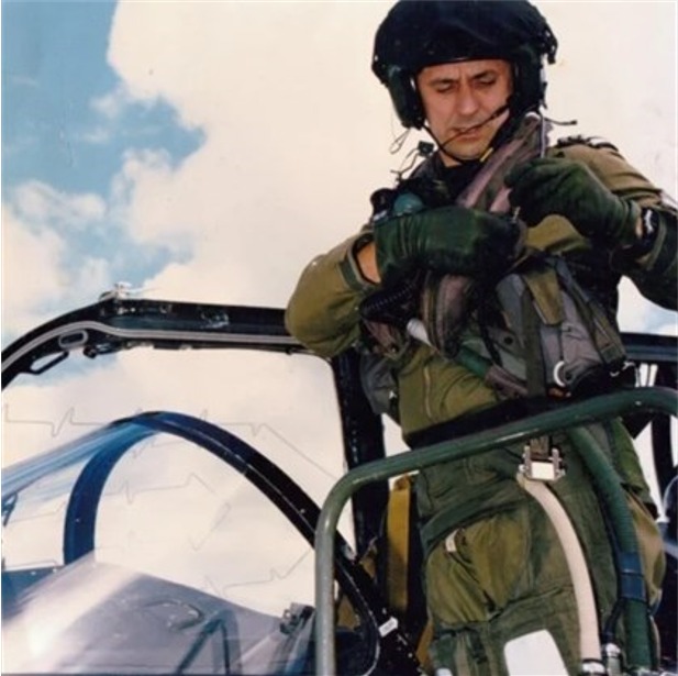 Paul, pilot